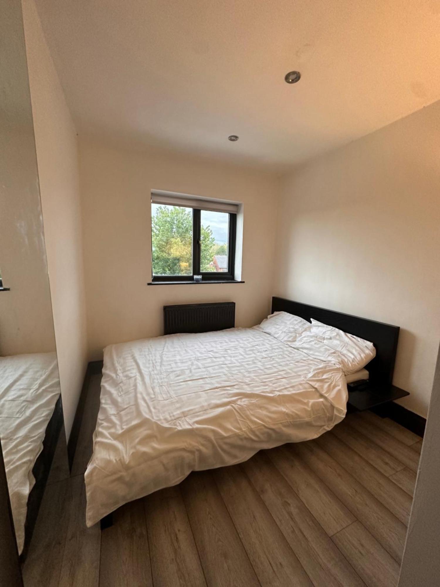 Spacious Double Near Train Station Birmingham Buitenkant foto